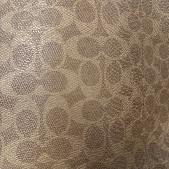 Coach Tan Leather Detail - Picture 4 of 8